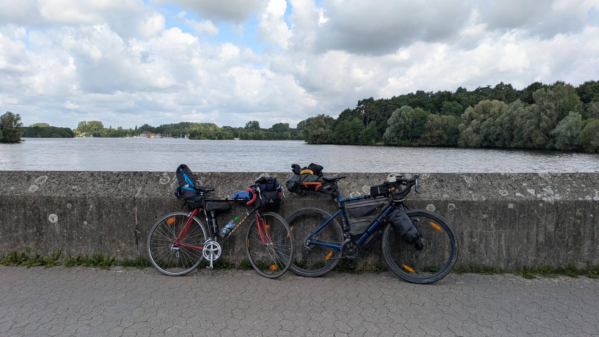 Voll beladenes Fahrrad